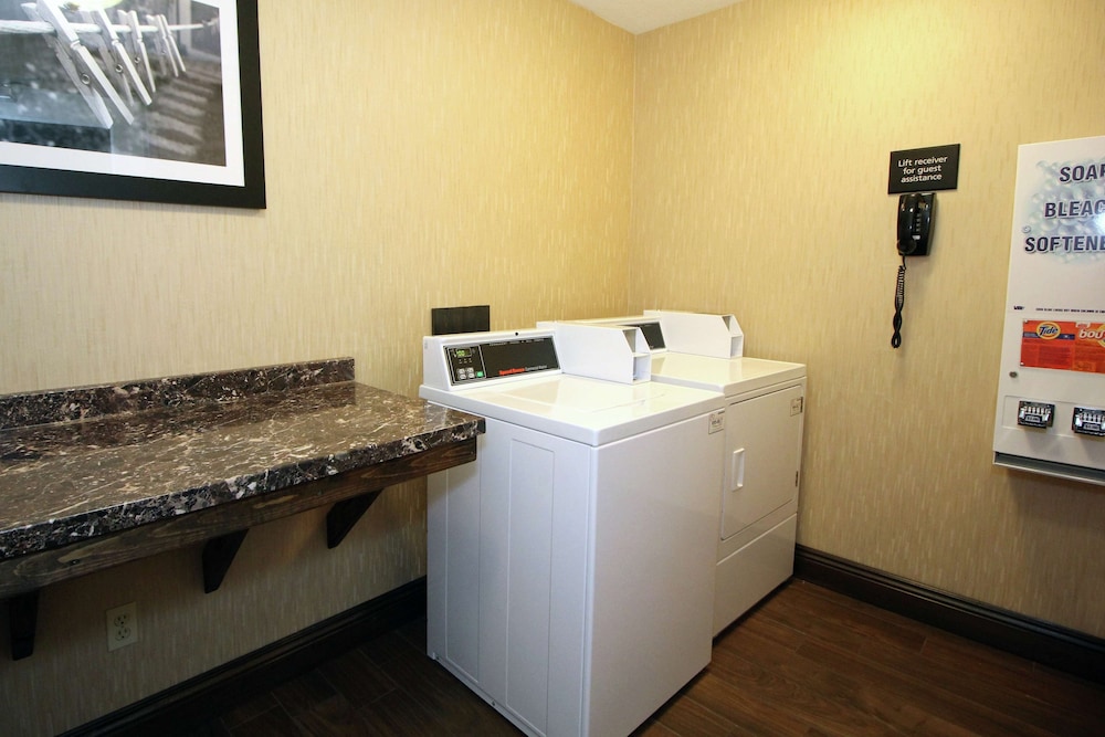 Hampton Inn Sandusky Central - photo 20