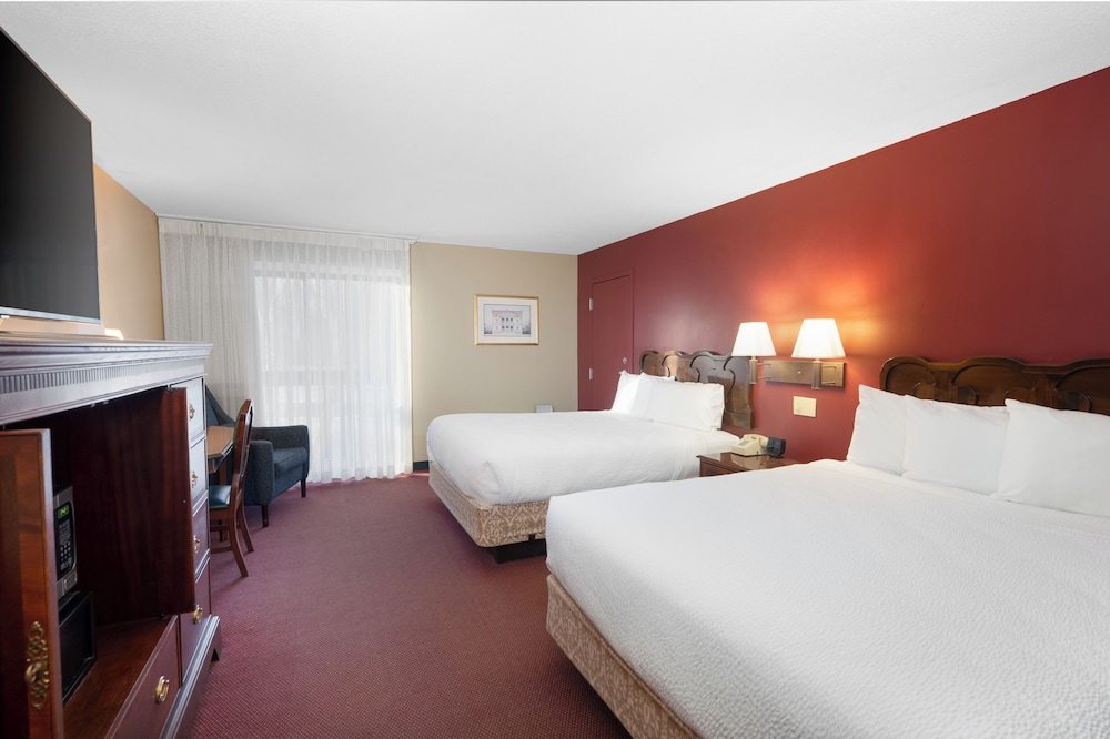 Fireside Inn & Suites Gilford - photo 17