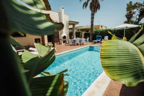 Villa Pino with exclusive private pool only 50m from the beach — 4-Star Luxury Hotel in Campobello Di Mazara, Italy