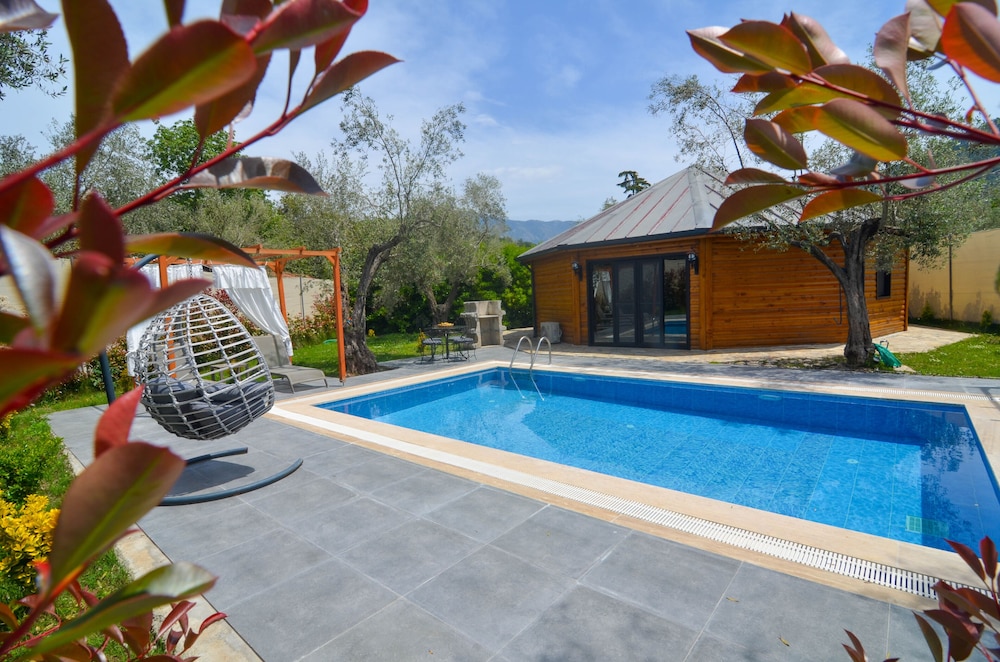 Inkilas - carbon neutral hotel in Unknown City