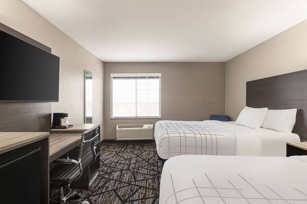 La Quinta Inn & Suites by Wyndham San Antonio N Stone Oak - photo 26