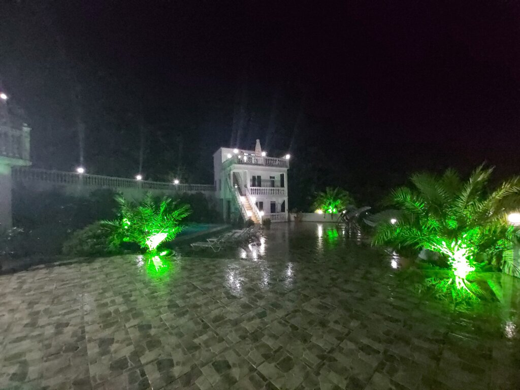 Hotel Zura
