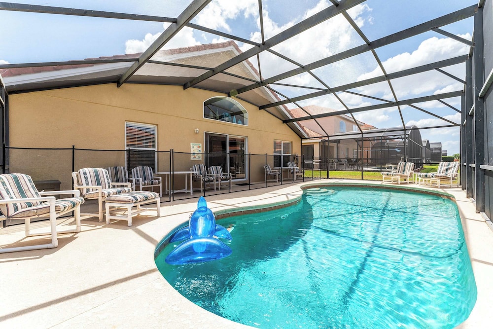 Sunkist Getaway - last minute hotel in Davenport