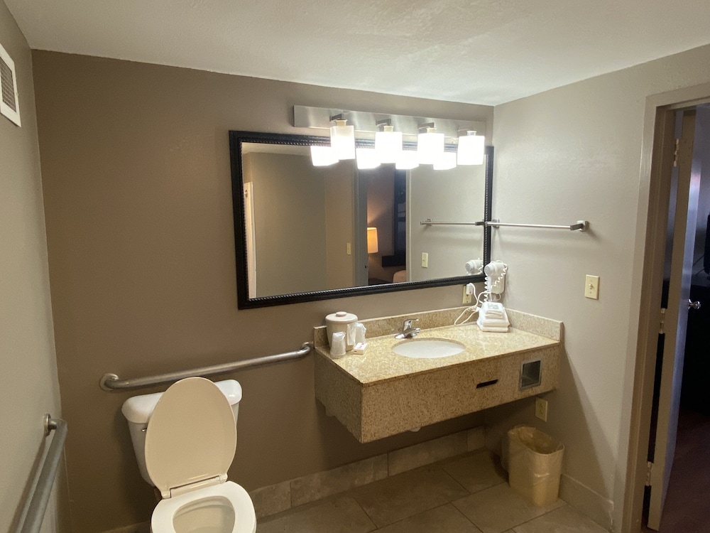 Red Roof Inn Savannah North I 95 Port Wentworth - photo 14