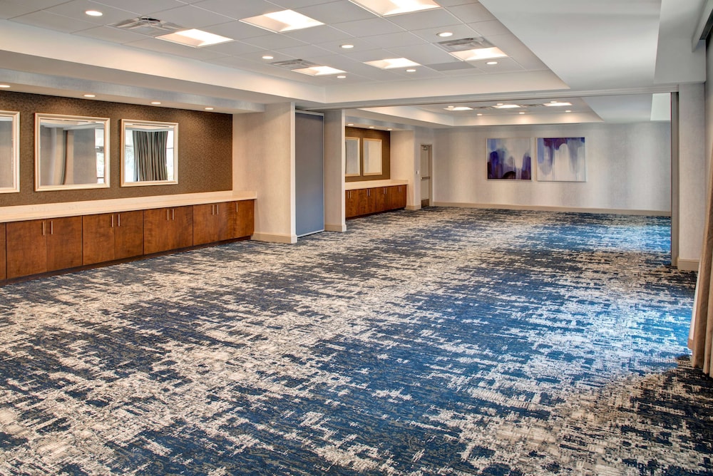 Hilton Garden Inn Kansas City - photo 48