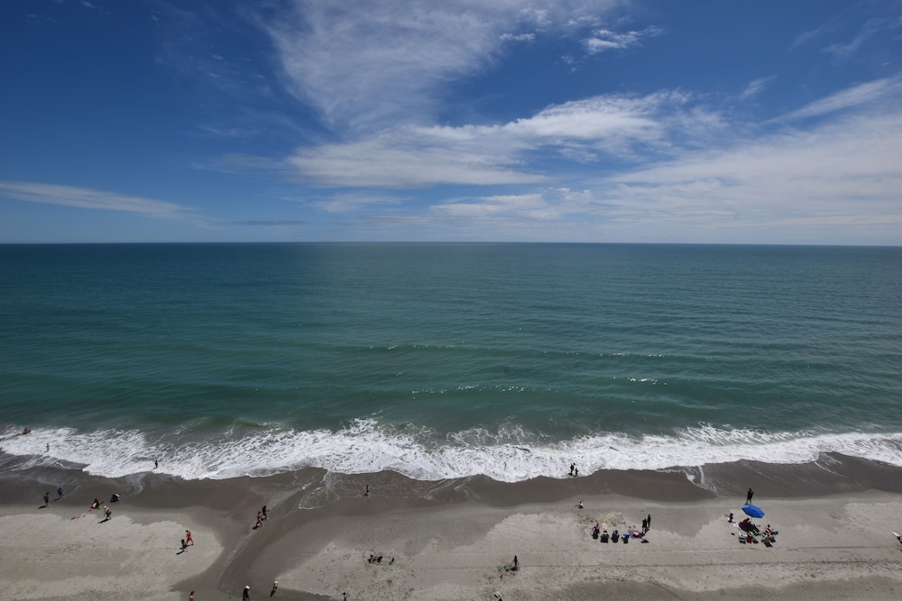 1001 Waters Edge Resort 3 Bedroom Condo by RedAwning - photo 41