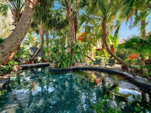 Bali House in Palm Beach w Gorgeous Htd Pool — 4-Star Luxury Hotel in Lake Worth, United States