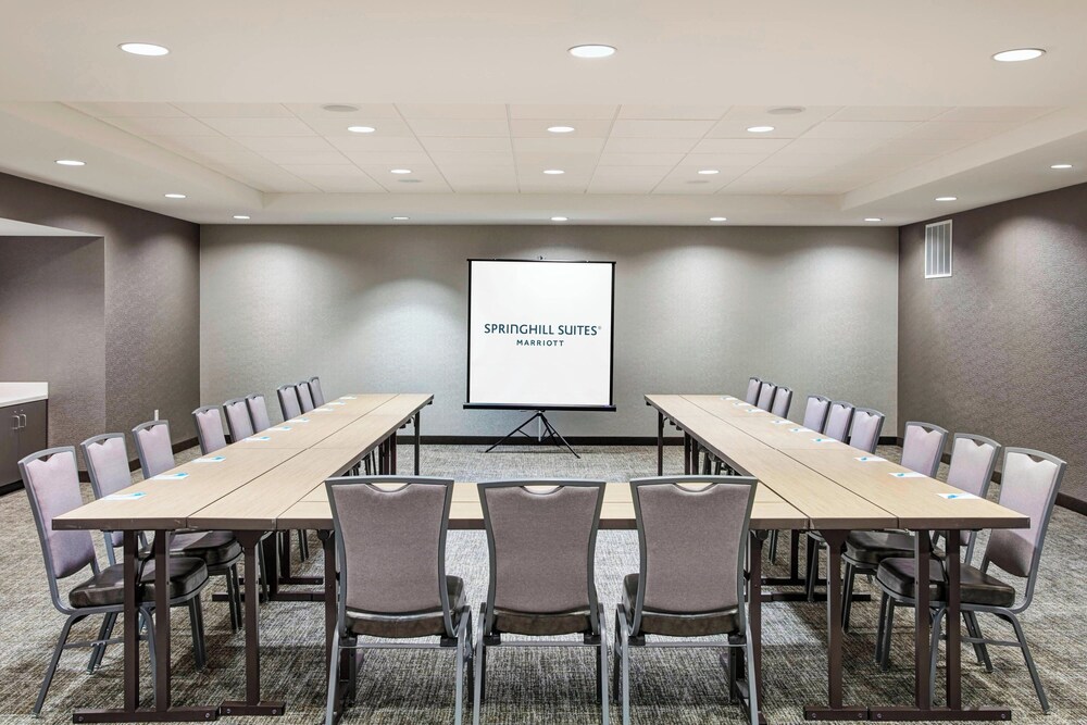 SpringHill Suites by Marriott Milwaukee Downtown - photo 53