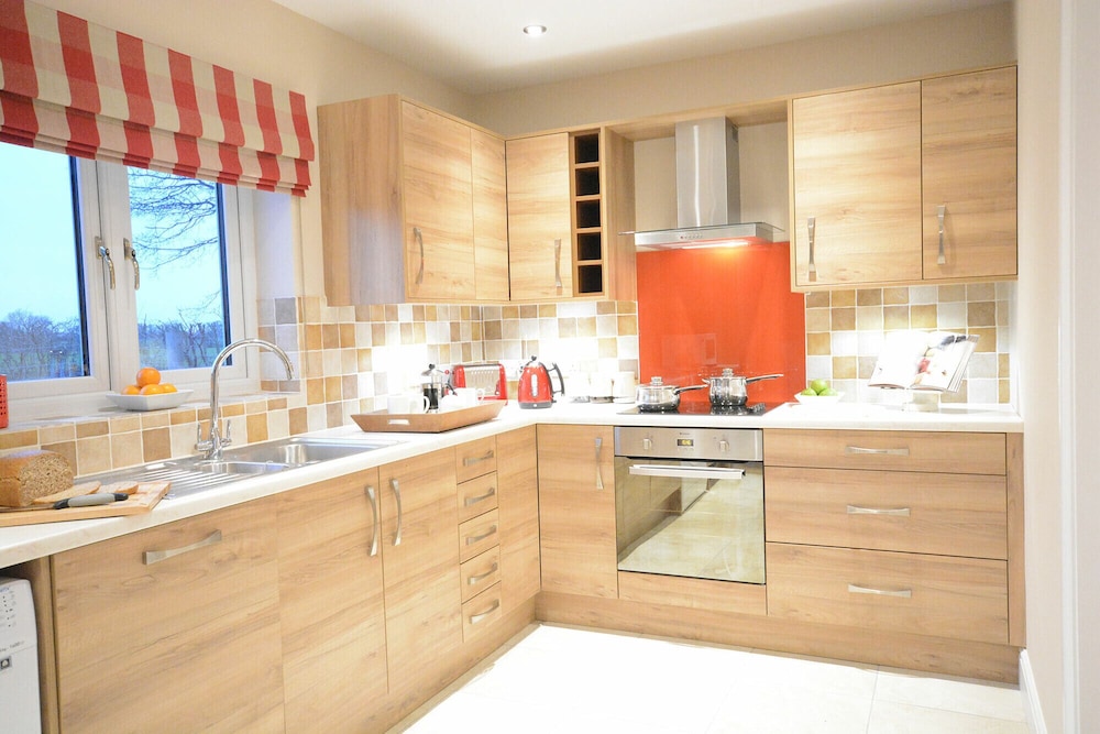 Red Robin Whepstead — 4-Star Luxury Hotel in Bury St Edmunds, United Kingdom