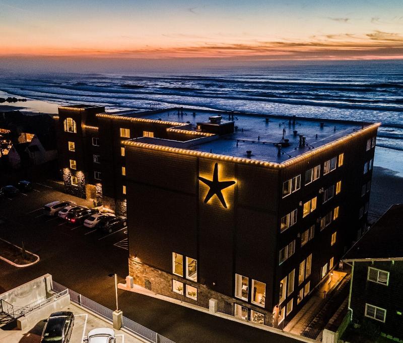 Starfish Manor Oceanfront Hotel - photo 3