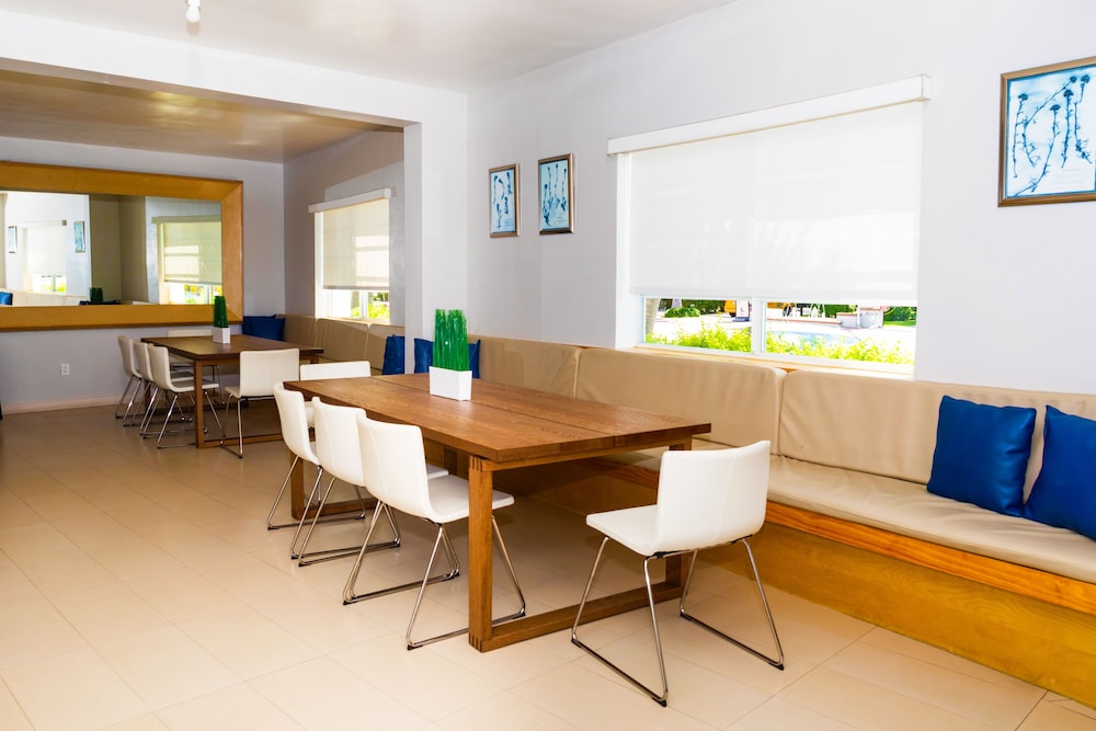 Aqua Hotel & Suites - photo 41