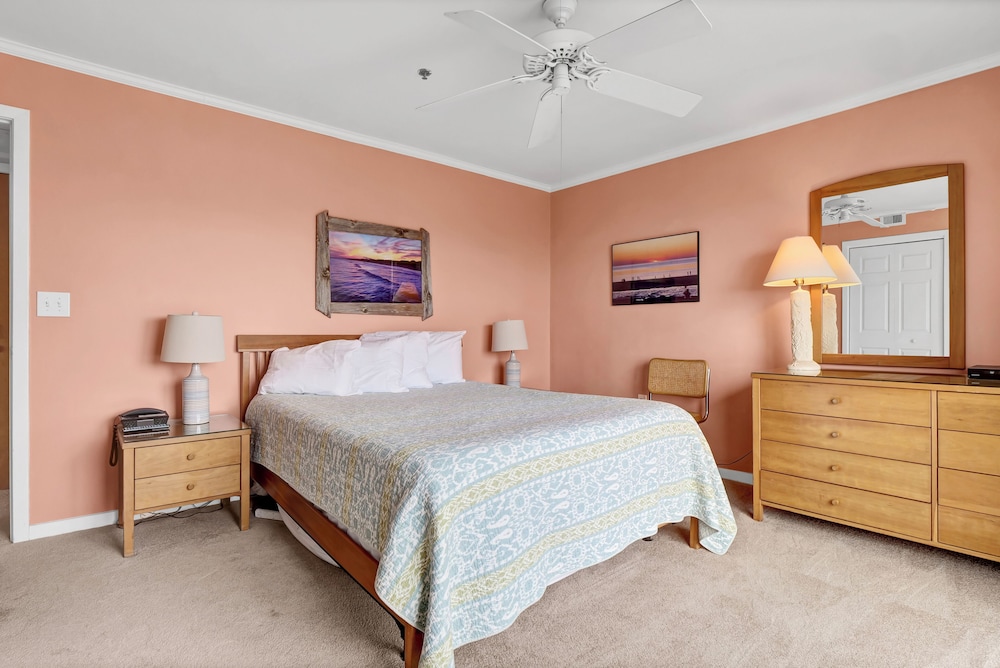 Sandpeddler Inn & Suites - photo 69