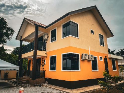 Flora Rozel Homestay — 4-Star Luxury Hotel in Kuala Terengganu, Malaysia