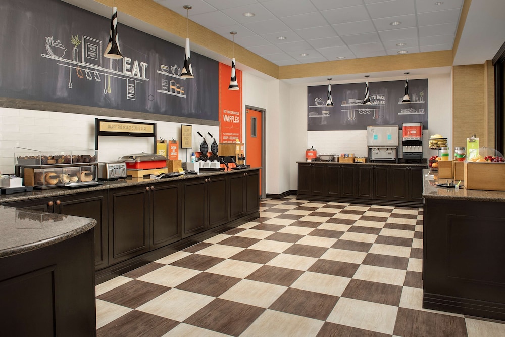 Hampton Inn & Suites Lakeland South Polk Parkway - photo 31