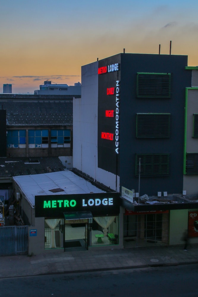 Metro Express - carbon neutral hotel in Durban