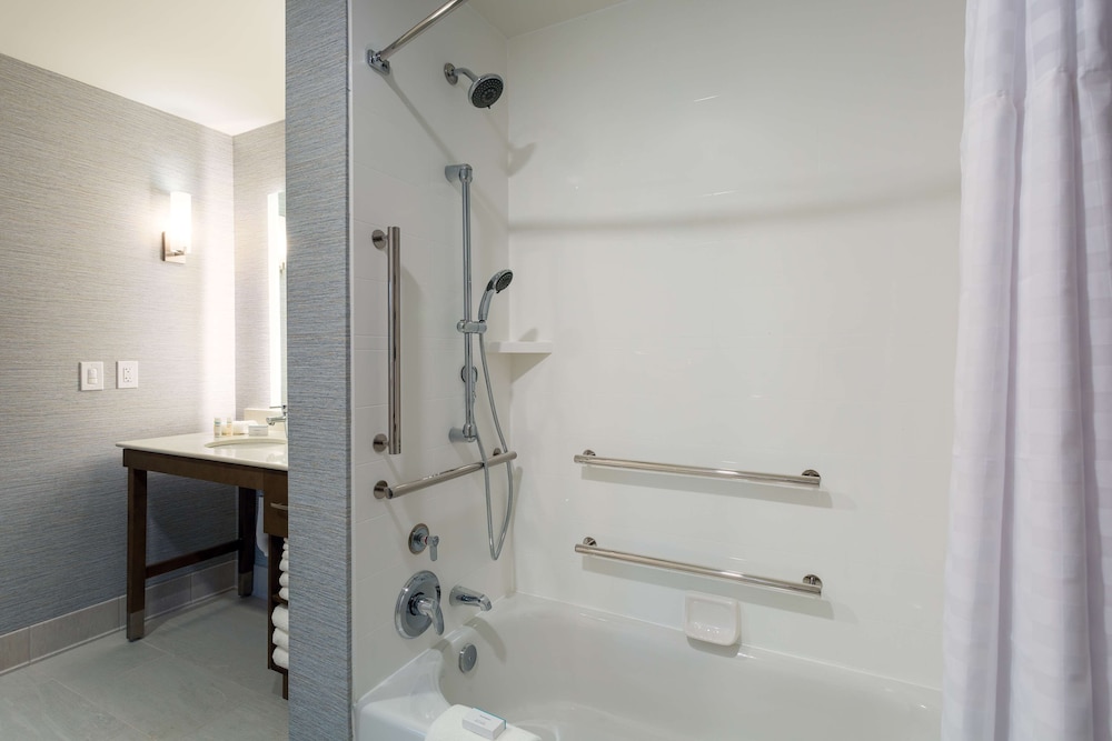 Homewood Suites by Hilton Reston - photo 26