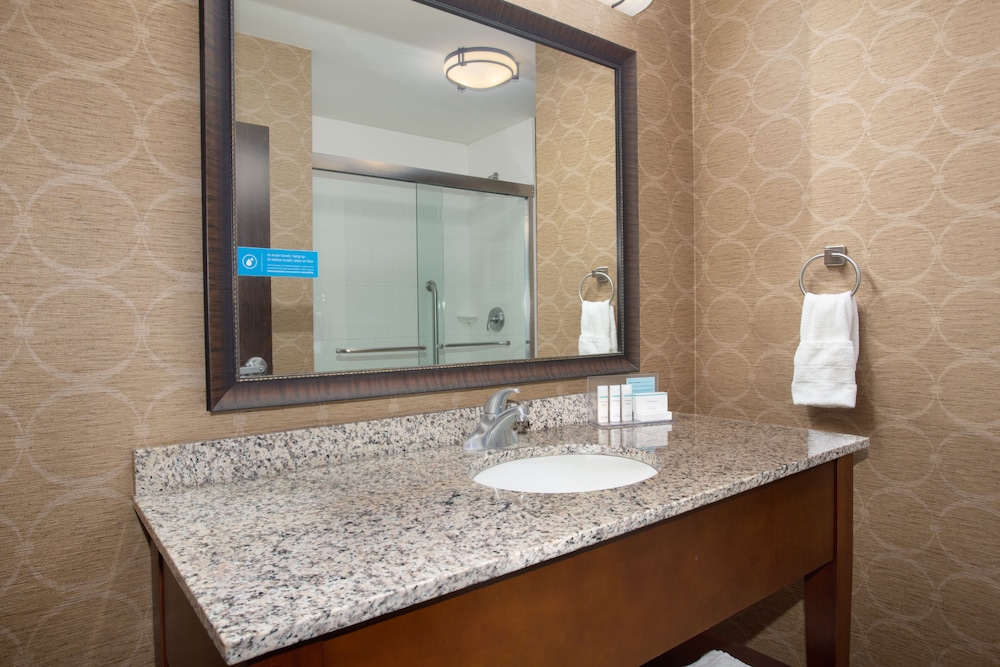 Hampton Inn & Suites I 35 Mulvane - photo 16