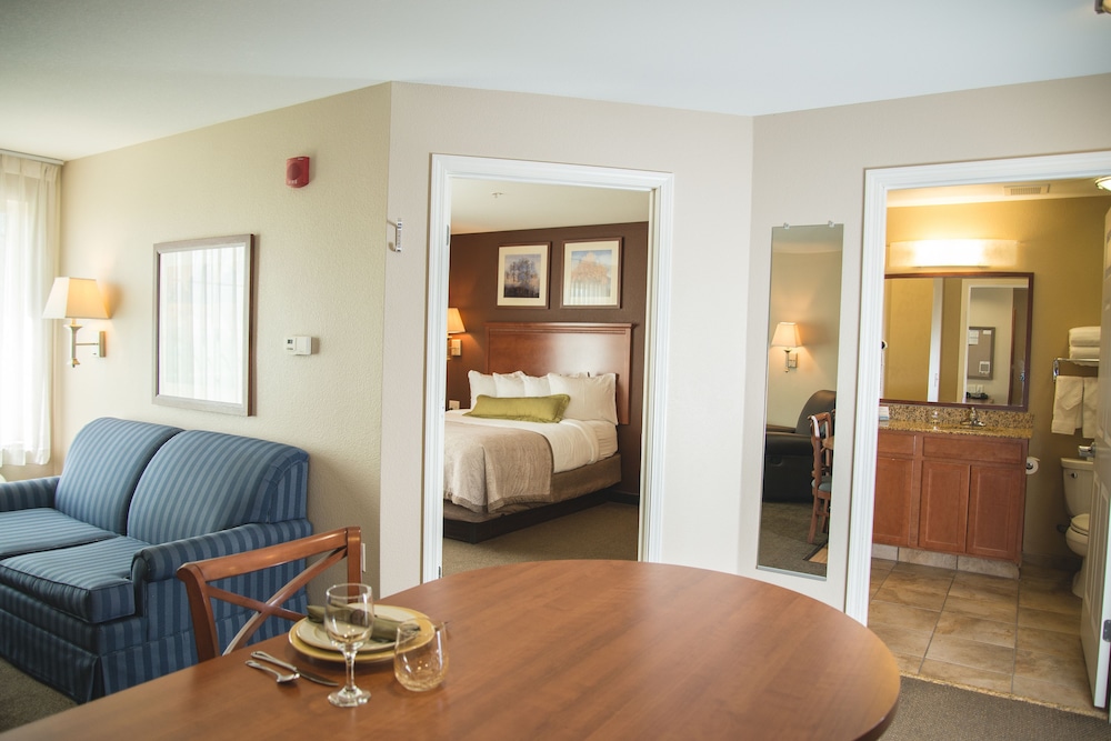 Candlewood Suites Loveland an IHG Hotel - photo 5