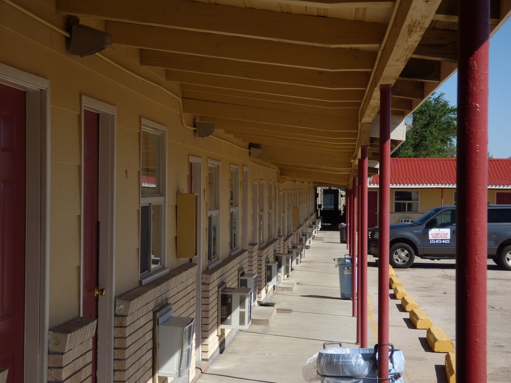 Carrizozo Inn - photo 25