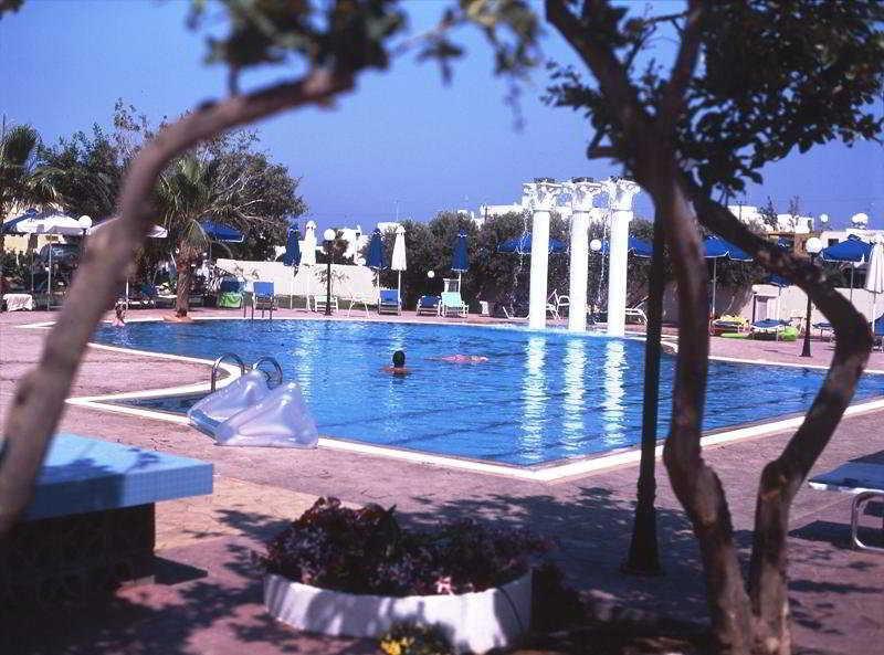 Chrystalla