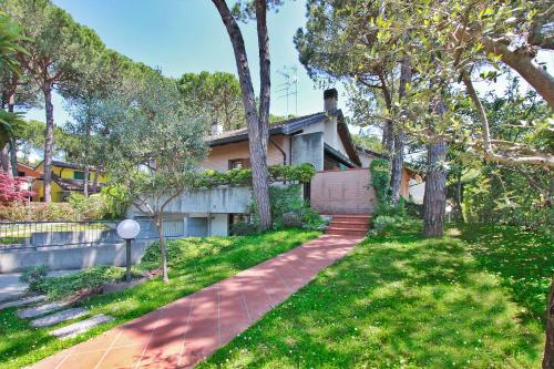 Villa Russo — 4-Star Luxury Hotel in Lignano Sabbiadoro, Italy