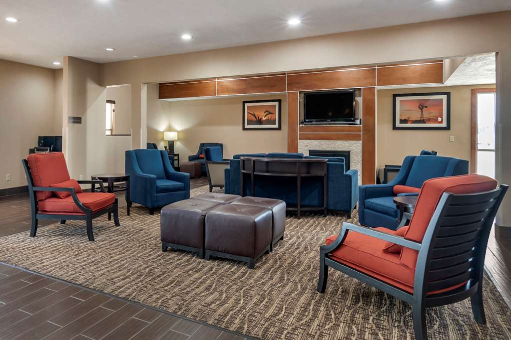 Comfort Inn & Suites Junction City near Fort Riley - photo 4