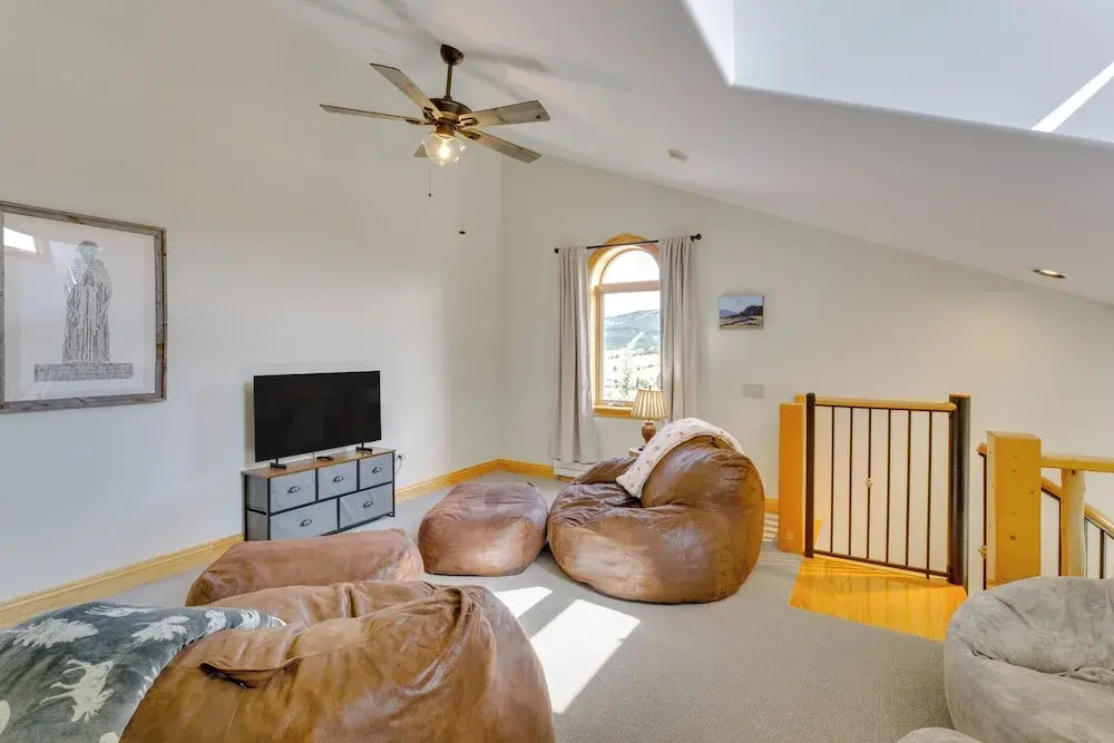 2 Mi to Angel Fire Resort Luxury Condo with Balcony - photo 6