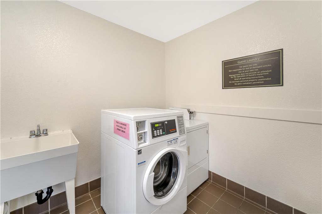 Best Western Plus Twin View Inn & Suites - photo 9
