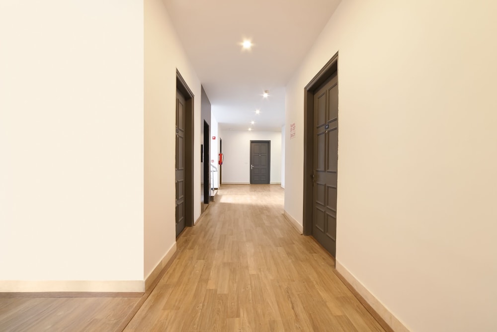 OYO Townhouse 120 Shushant Lok