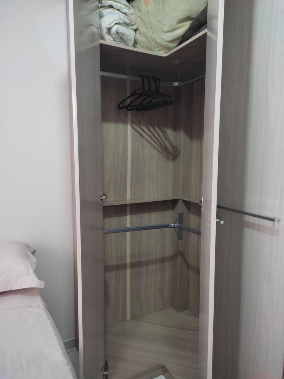 Um Quarto Em Casa Agradavel