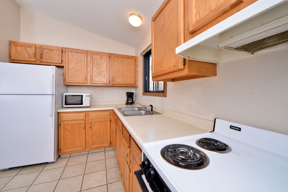 Cedar Shore Resort - photo 17