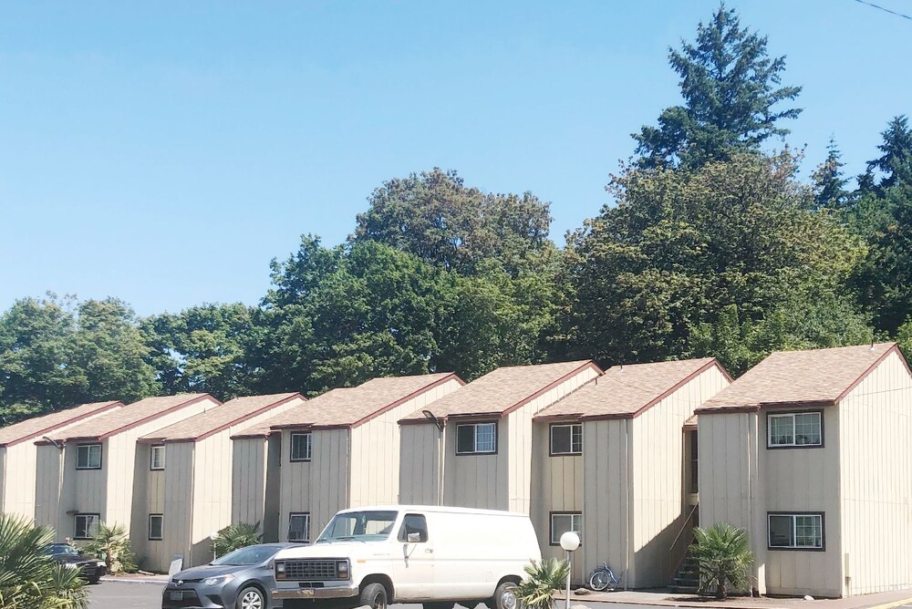 Evergreen Inn & Suites Portland - photo 29