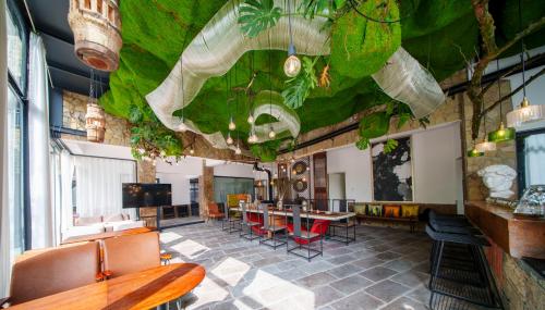 Tianmen Mountain Panorama & Cultural Art Exchange Hostel in Zhangjiajie, People's Republic of China