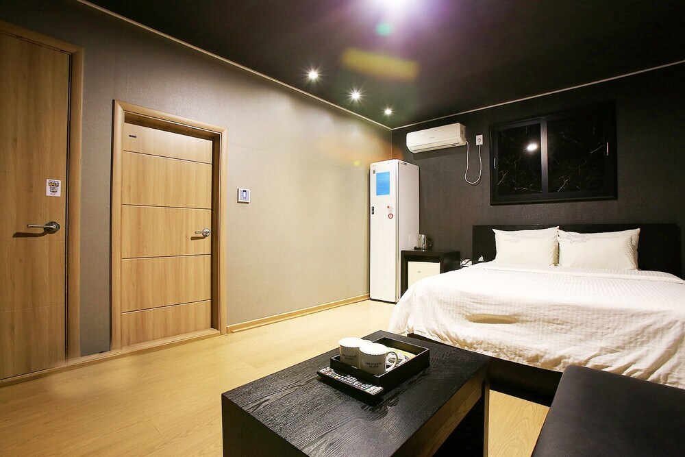 Seongnam Chocolate Drive IN in Seongnam-Si, South Korea