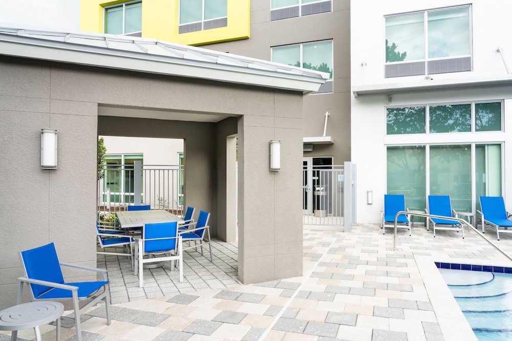 Holiday Inn Express Doral Miami by IHG - photo 19