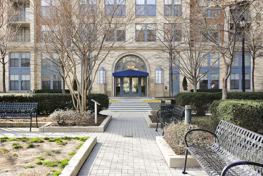 The Gramercy at Metropolitan Park — 4-Star Luxury Hotel in Arlington, United States