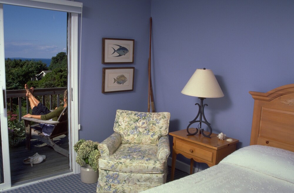 Menemsha Inn - photo 18