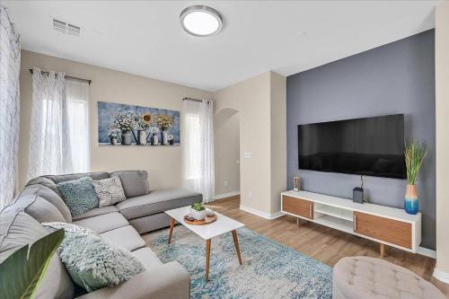 King bed in Master Suite