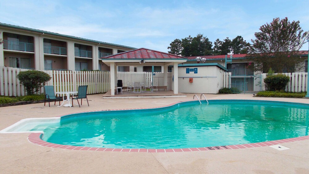 Magnuson Hotel Hattiesburg - photo 29