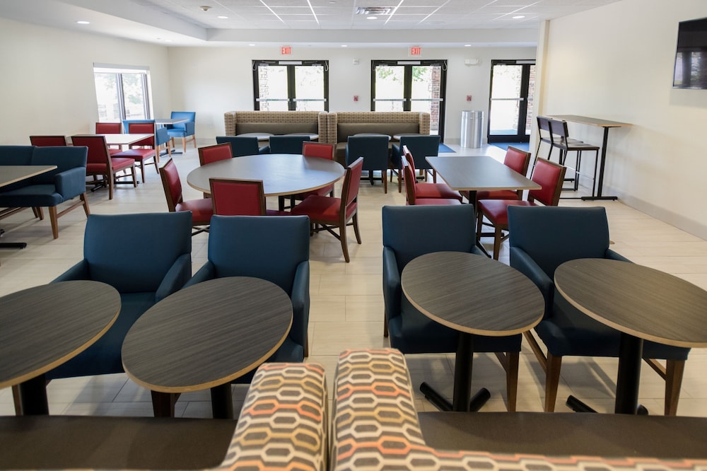 Holiday Inn Express Suites Lexington NwVineyard - photo 56