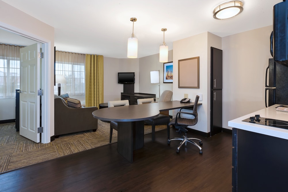 Candlewood Suites Polaris by IHG - photo 10