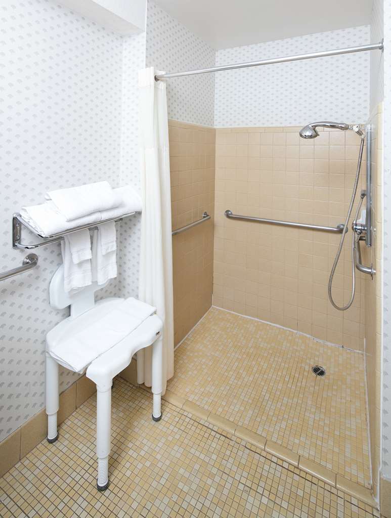 Red Lion Inn & Suites Auburn - photo 25