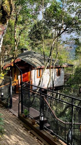 Mushrooms Ecovillage - last minute hotel in Monte Verde