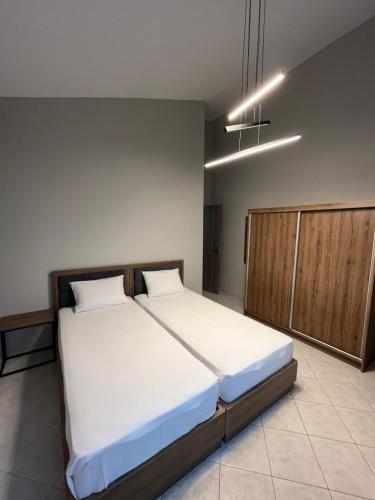 Sakis 2 - last minute hotel in Unknown City