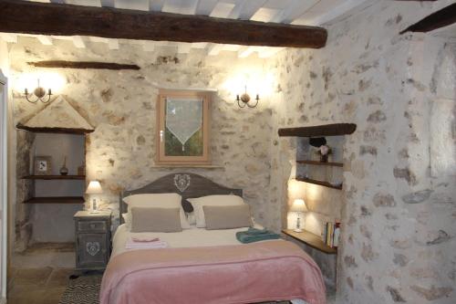 Le Pigeonnier gîte des Lucioles en Provence — hotel in Montsegur-Sur-Lauzon