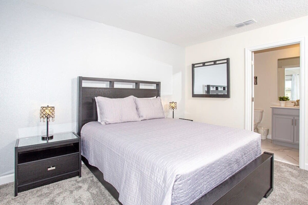 Fantastic Eight Bedrooms SF w Screened Pool at Storey Lake Resort 2887 - photo 7