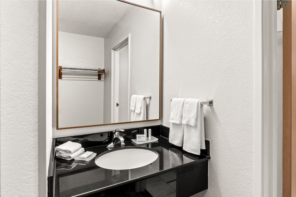 Fairfield Inn & Suites by Marriott San Antonio Market Square - photo 29