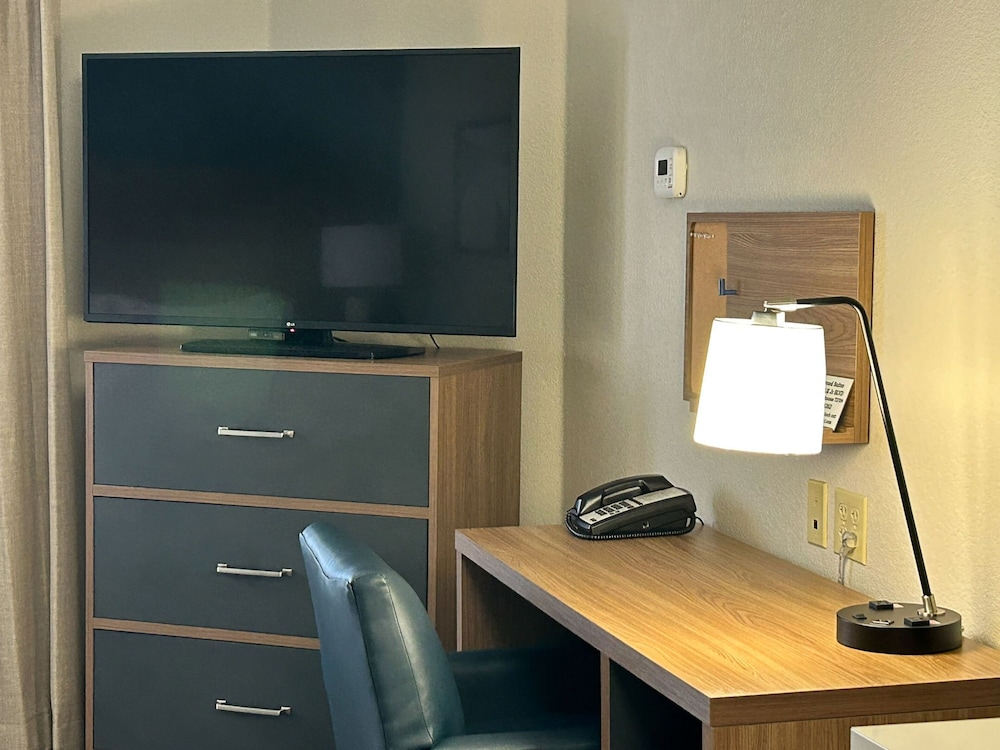 Candlewood Suites Fayetteville University of Arkansas by IHG - photo 6