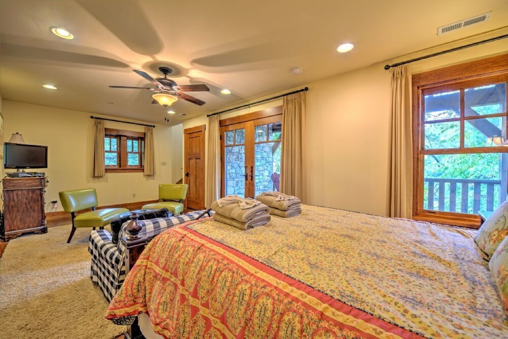 Wild Turkey’s Roost 1 Br Cabin — Black Mountain — photo 3