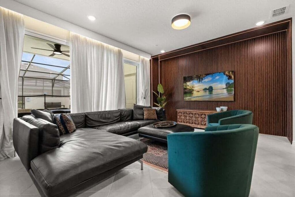 Stunning Resort Beautiful 5 Bed With Private Pool 5 Bedroom Townhouse in Clermont, United States